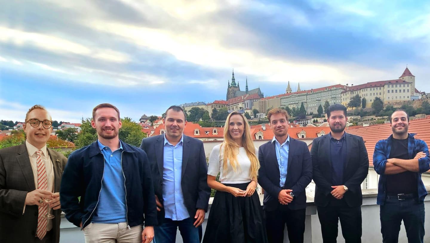 Alumni holiday mixer 2023  (8)